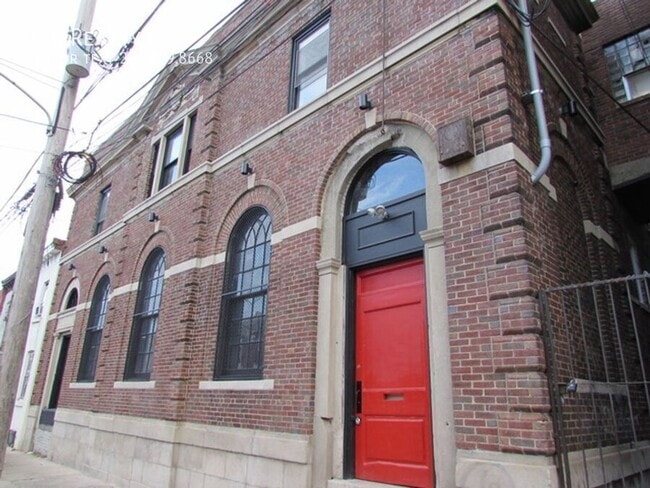 Building Photo - 1804-08 E. Hazzard-1B