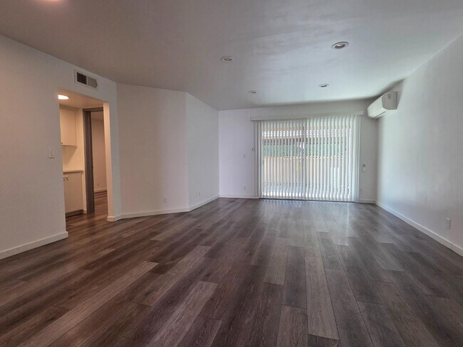 Building Photo - 2201 Monroe St