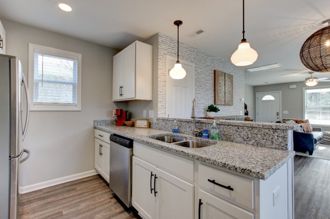 Building Photo - 1253 Dodd St