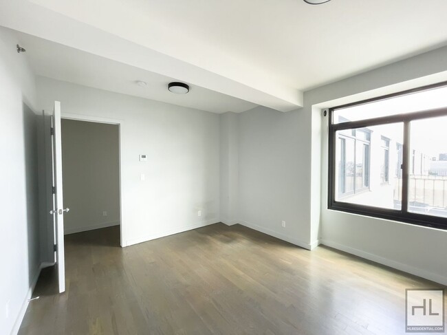 Building Photo - Bushwick Avenue / Expansive Spacious 2 Bed...