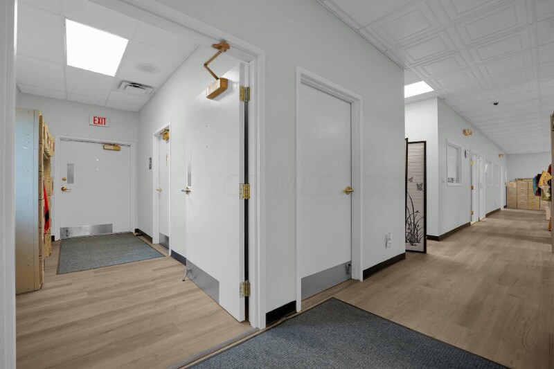 Building Photo - 40 Clairedan Dr