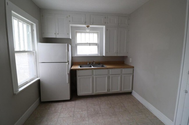 Building Photo - 3541 West 105th Street Unit #03