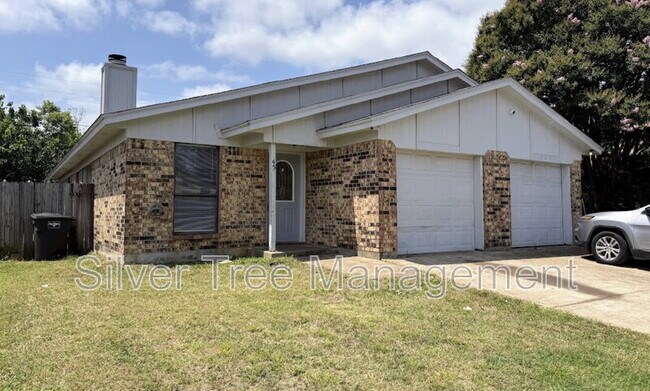 Building Photo - 6847 S Creek Dr