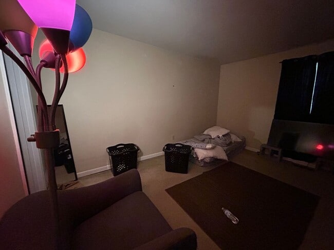 Building Photo - 4 Bedroom, 2.5 Bath Townhouse for Rent – $2,700/Month