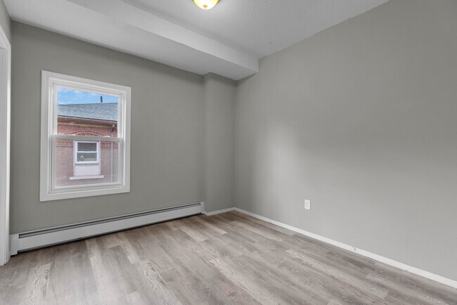 Building Photo - 43 Seyms St