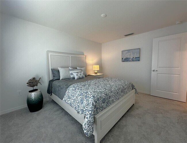 Building Photo - 14231 Heritage Landing Blvd