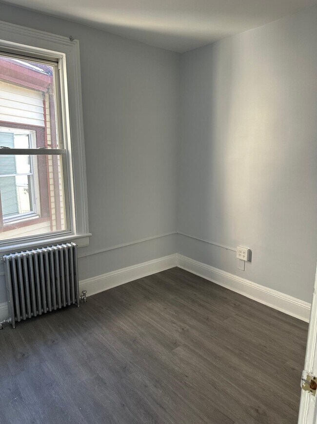 Building Photo - 31 E 32nd St