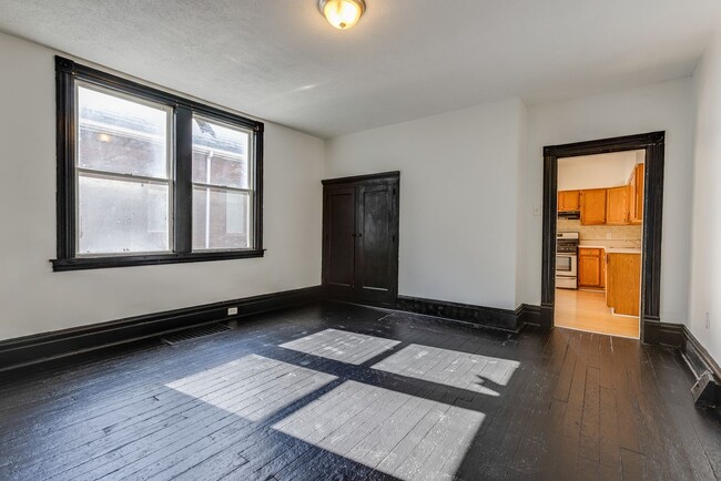Building Photo - 2216 Arlington Ave