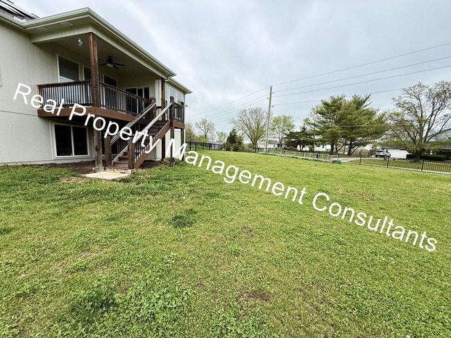Building Photo - Extraordinary 4 bedroom home in Lee's Summit