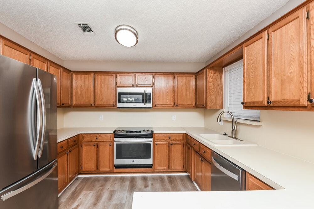 Building Photo - 125 Camelot Dr