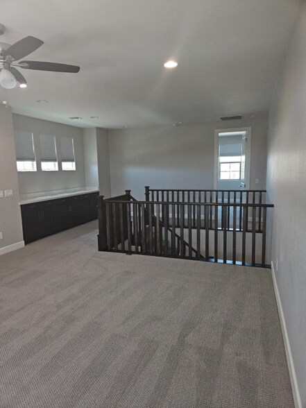 Building Photo - 4362 S Gardenia Dr
