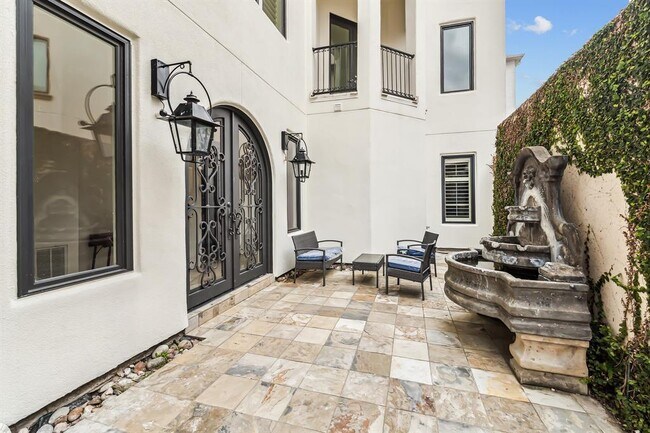 Building Photo - 110 Calle Catalina Pl