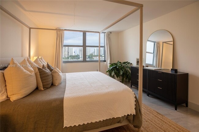 Building Photo - 2750 NE 183rd St