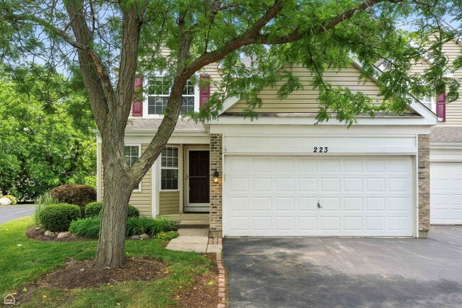 Building Photo - 223 Mistwood Ln