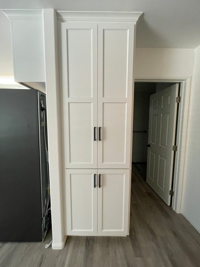 Building Photo - 703 W College St