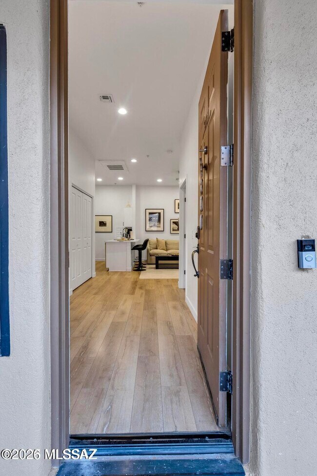 Building Photo - 2018 E River Rd