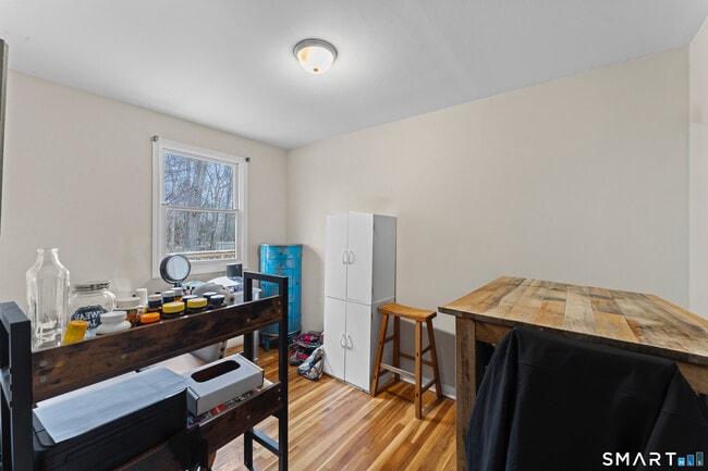 Building Photo - 1 Hawthorne Cove