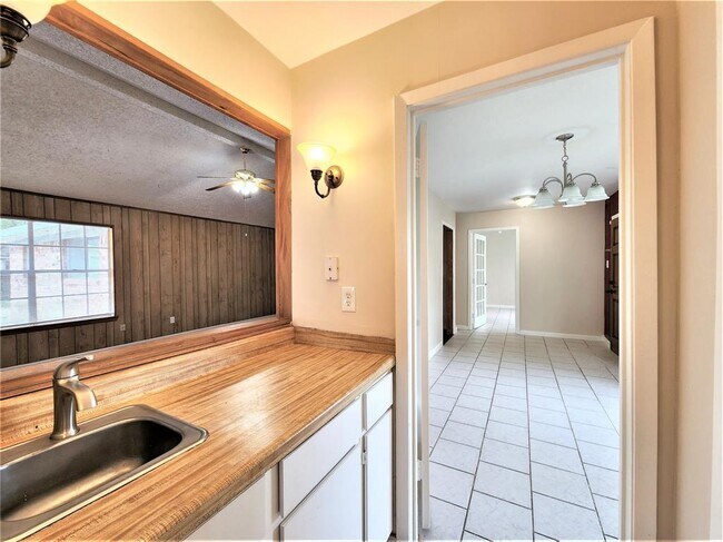 Building Photo - 946 Beachcomber Ln
