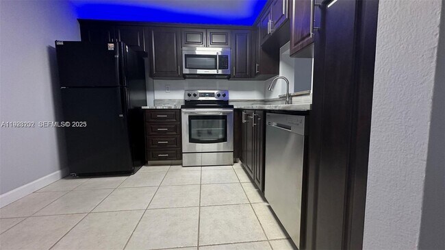 Primary Photo - 6301 N University Dr