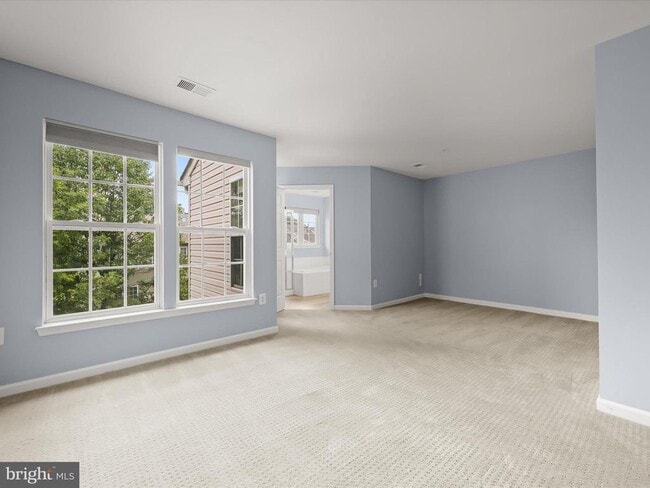 Building Photo - 4243 Begonia Dr