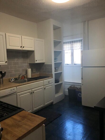 Building Photo - 41 Strathmore Rd