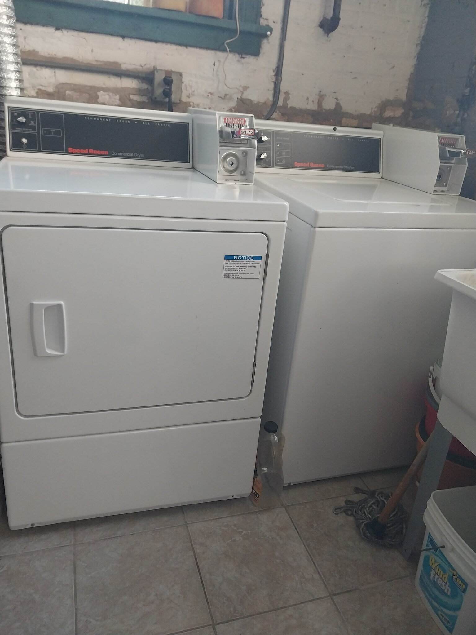 Coin Operated Washer and Dryer - 3927 Kirk St