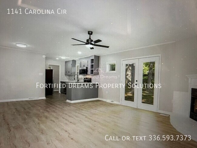 Building Photo - 1141 Carolina Cir