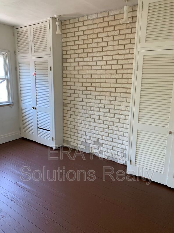Building Photo - 1005 Rosemont Ave