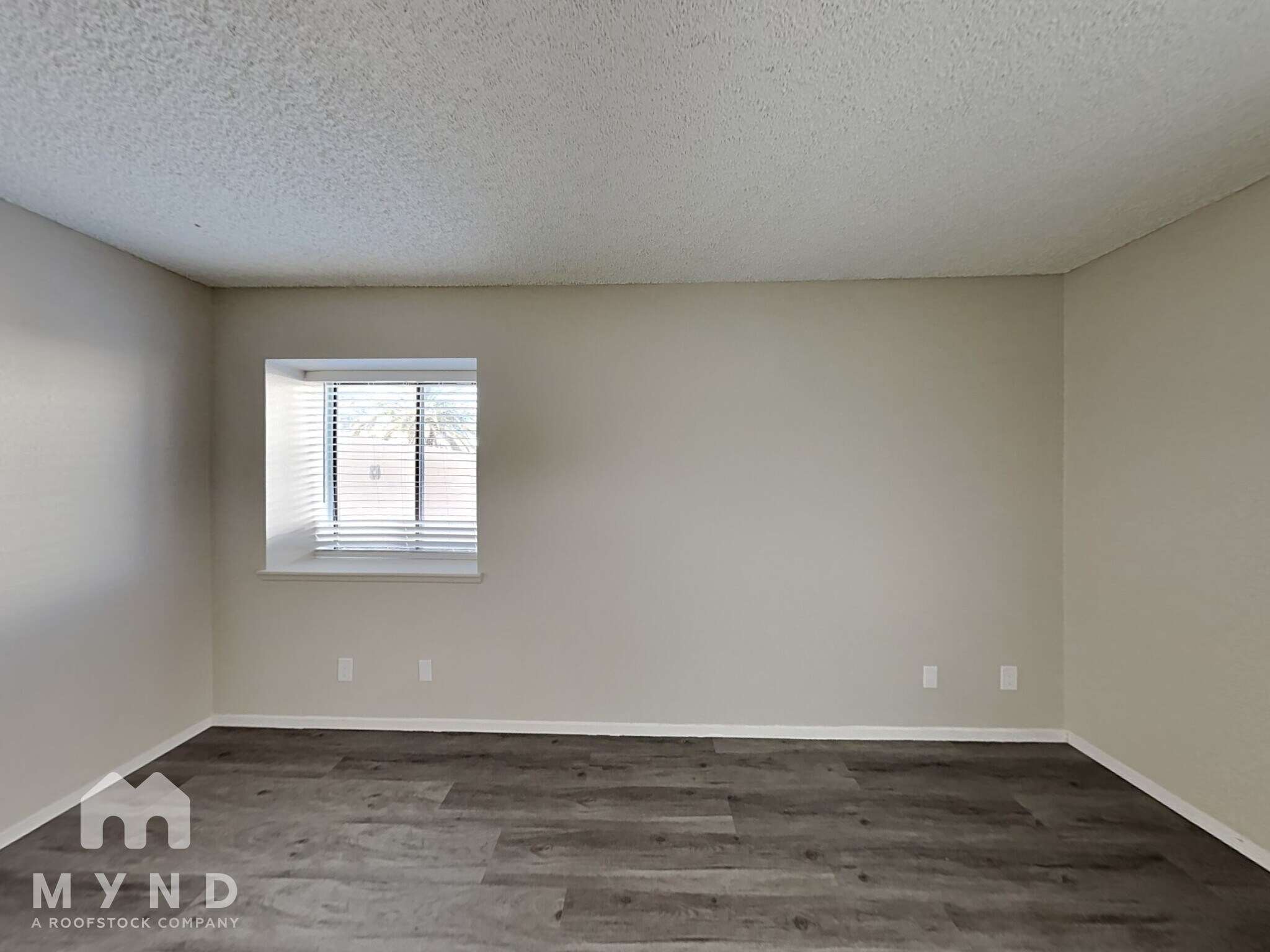 Building Photo - 6824 W Sheffield Dr