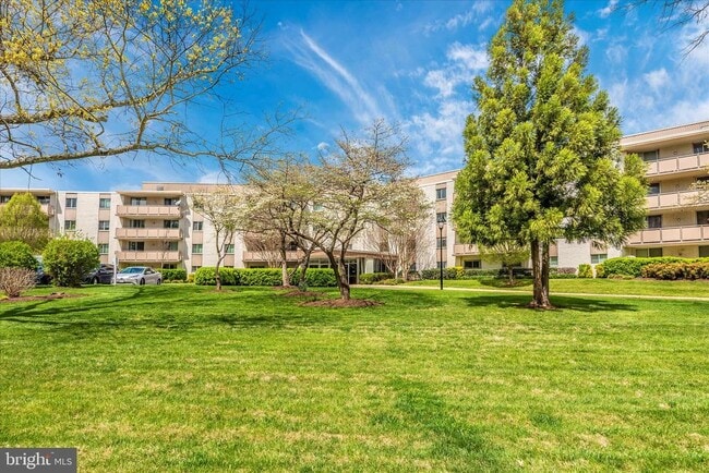 Building Photo - 7505 Democracy Blvd