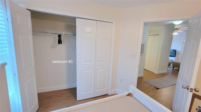Building Photo - 5463 Vineland Rd