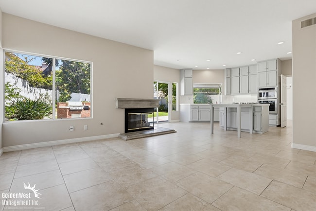 Building Photo - Charming and Spacious 4Bdm 3Ba Home in the Highly Desirable Carmel Valley Community!