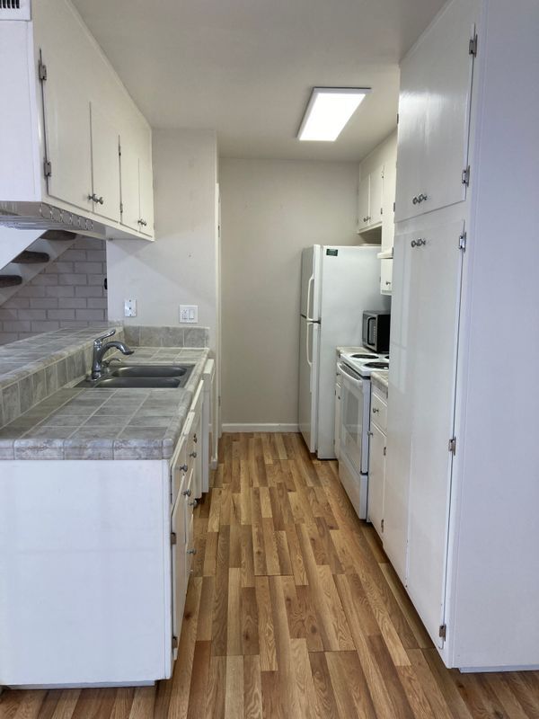 Building Photo - 5062 Rhode Island Dr