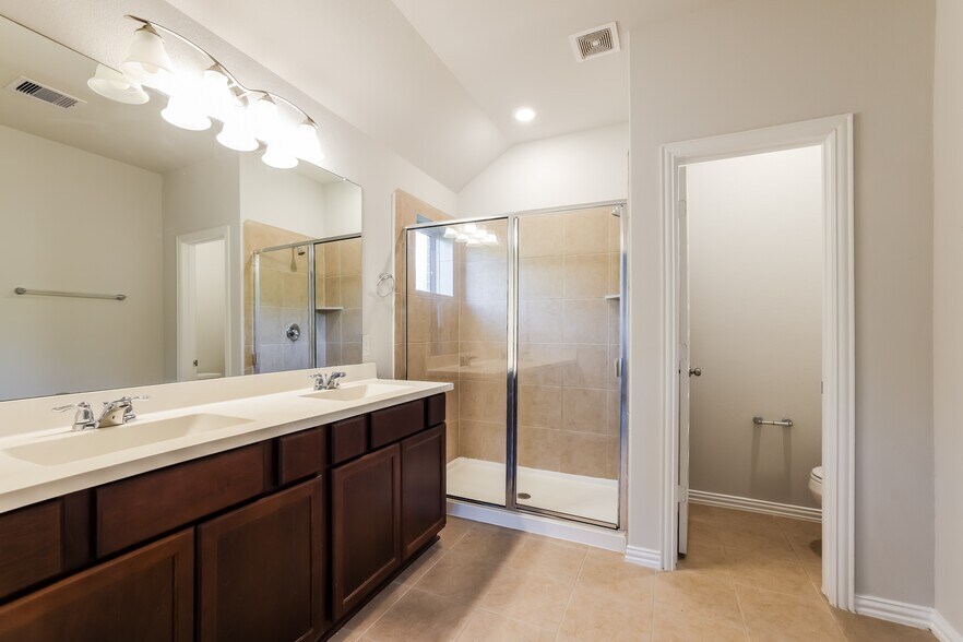 Building Photo - 16130 Barge Way