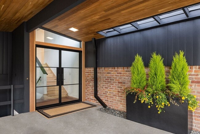 Building Photo - 4148 Boulevard Pl