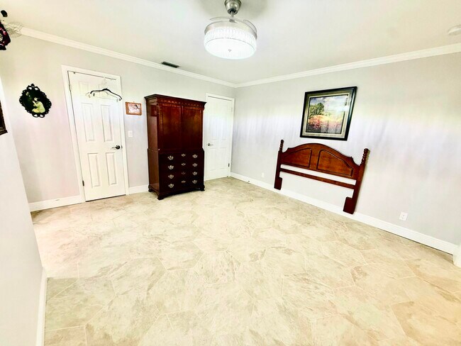 Building Photo - 916 Savannas Point Dr