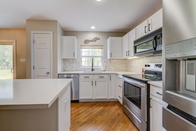 Building Photo - 407 Montclair Tower Dr