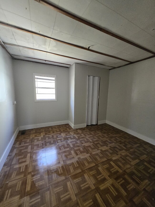 Building Photo - Nice House in Rossville