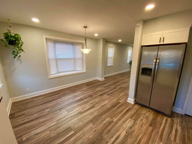 Building Photo - Charming 3 Bedroom/1.5 Bathroom Townhome in Dundalk, MD!