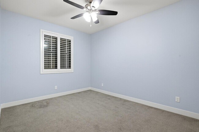 Building Photo - 23111 Via Del Oro