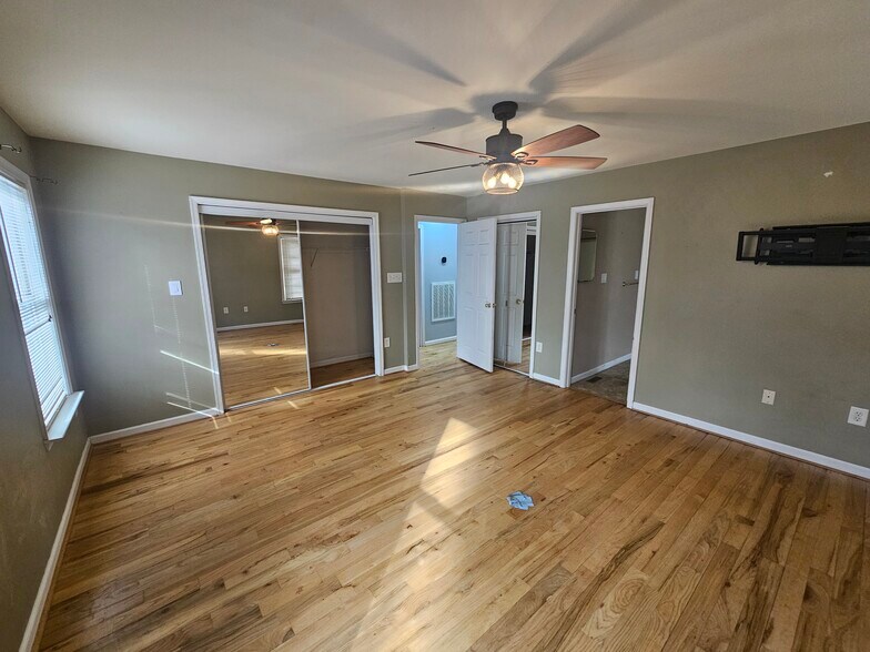 Master bedroom - 852 Gray Fox Rd