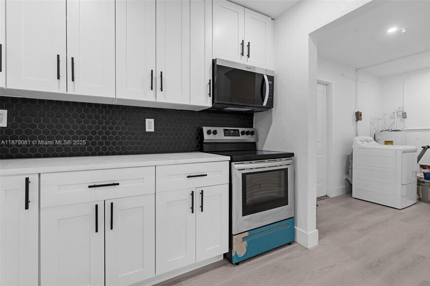 Building Photo - 2101 NW 189th Ter