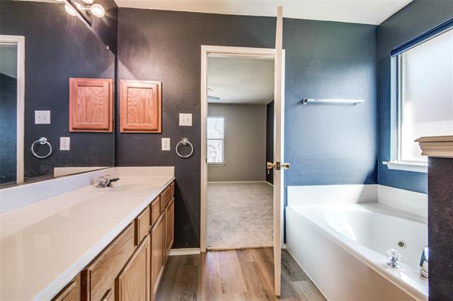 Building Photo - 2413 Briar Forest Dr