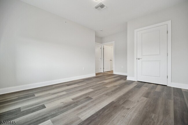 Building Photo - 246 Main St