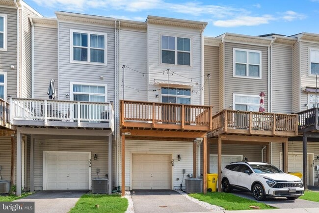 Building Photo - 336 White Oak Way