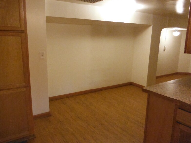 Building Photo - 1005 Broad Ave NW