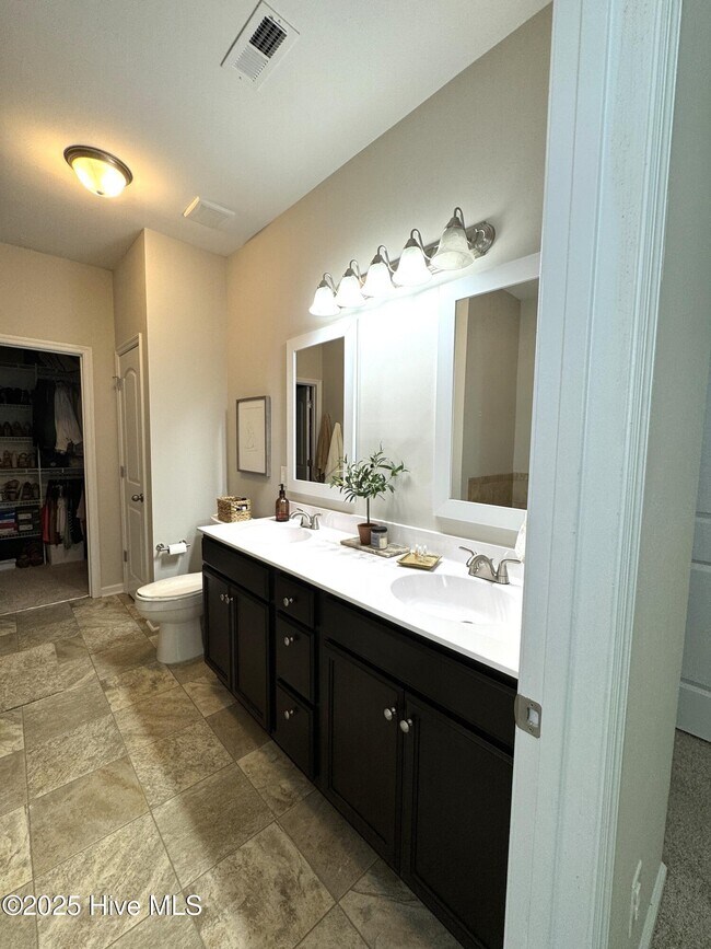 Building Photo - 301 Samuel Run Dr