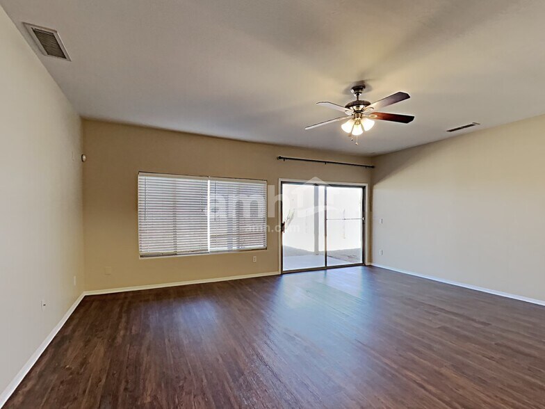 Building Photo - 5526 W Pecan Rd