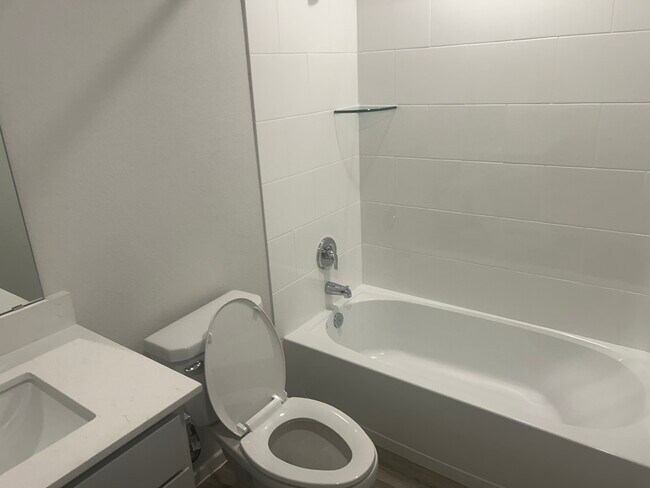 Building Photo - 329 Pickel Dr