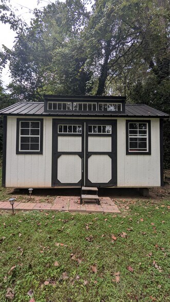 Yoga/Meditation/Workout Studio. - 3182 Latona Dr SW